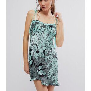 🆕 FREE PEOPLE Retro Daisy Slip / Black Combo